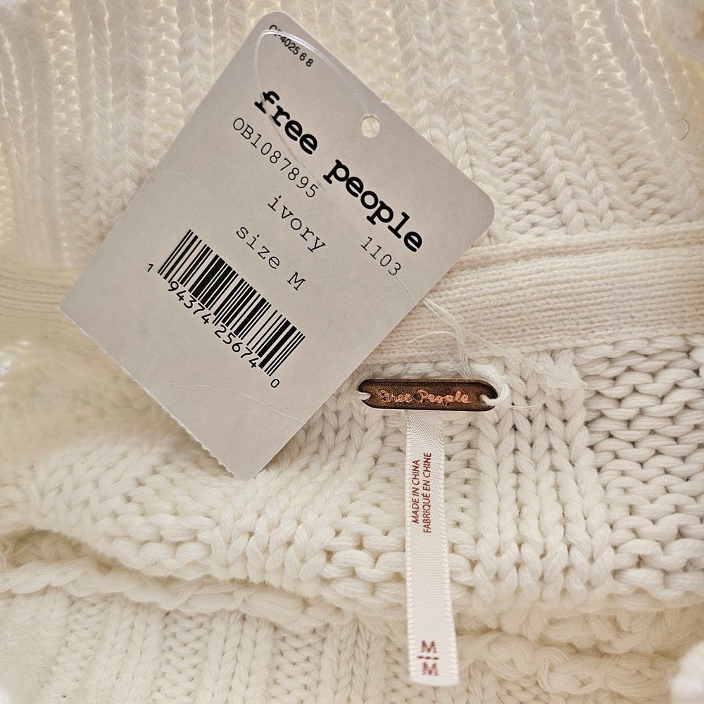 FREE PEOPLE NWT Women's Oversized Sweetheart Ivory Knit Mock Sweater Sz M - Picture 9 of 15